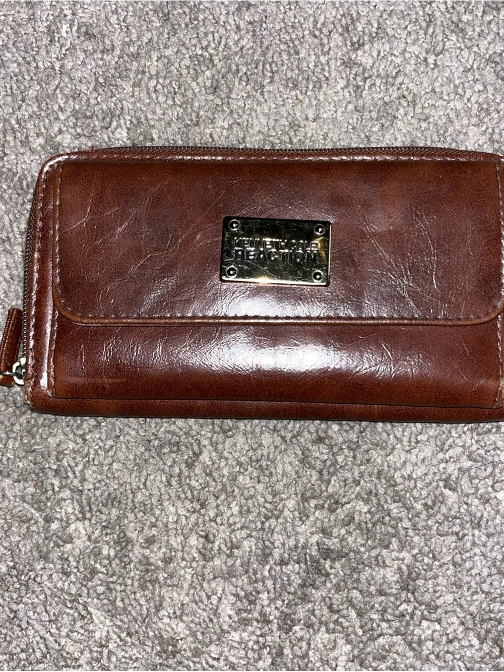 Kenneth Cole Reaction Brown Leather Zip Wallet with Front Pocket